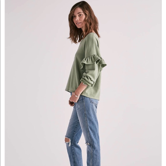 Lucky Brand Ruffle Sleeve Pullover Sweatshirt - Picture 2 of 4